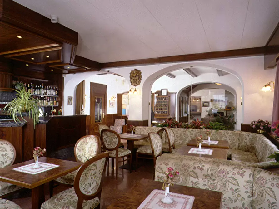 Immagine 4 di Hotel in vendita  a Comano Terme