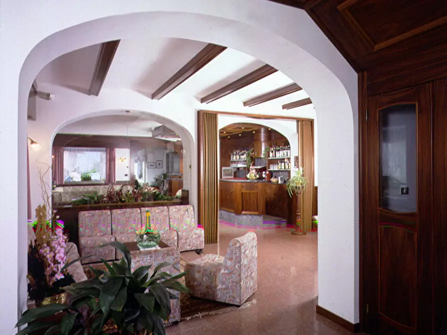 Immagine 5 di Hotel in vendita  a Comano Terme