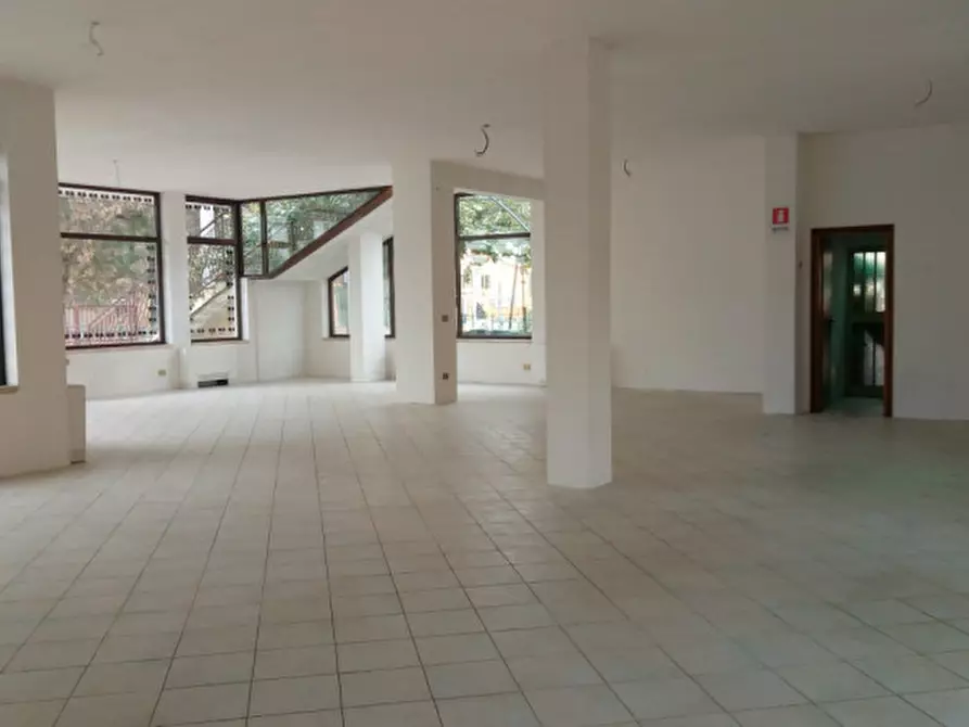 Immagine 5 di Negozio in affitto  a Padova