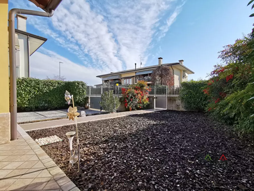 Immagine 19 di Villetta a schiera in vendita  in Via del Monè a Cordenons