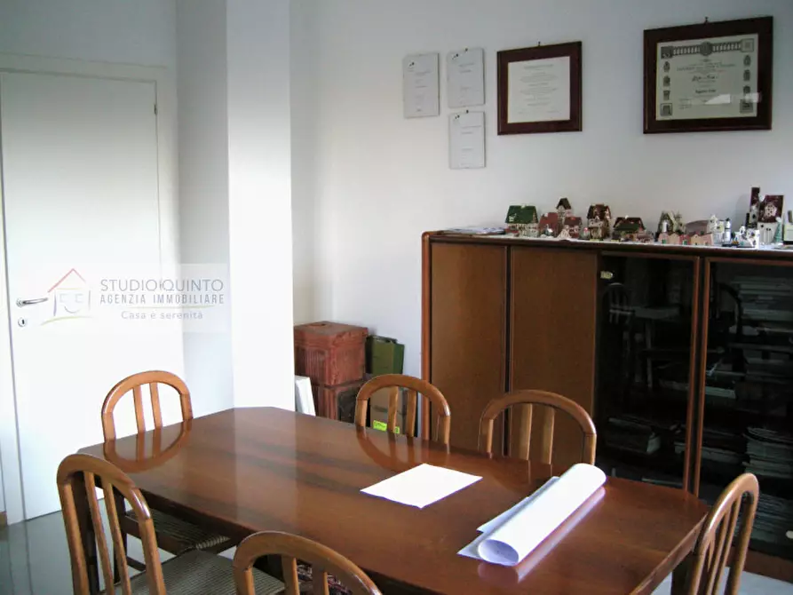 Immagine 2 di Negozio in vendita  a Quinto Di Treviso