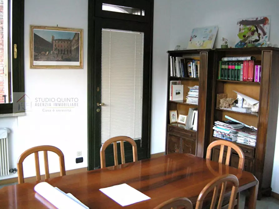 Immagine 3 di Negozio in vendita  a Quinto Di Treviso