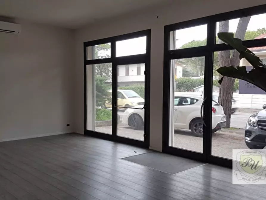 Immagine 4 di Negozio in vendita  in Via Principe Umberto, 54/B a Este