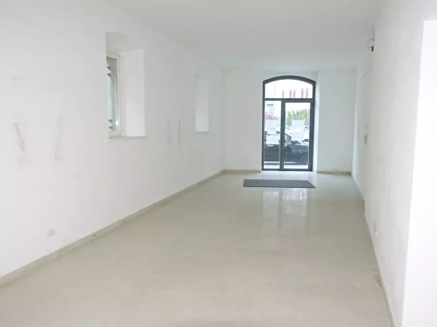 Immagine 2 di Ufficio in vendita  in Mezzolombardo Via Roma a Mezzolombardo