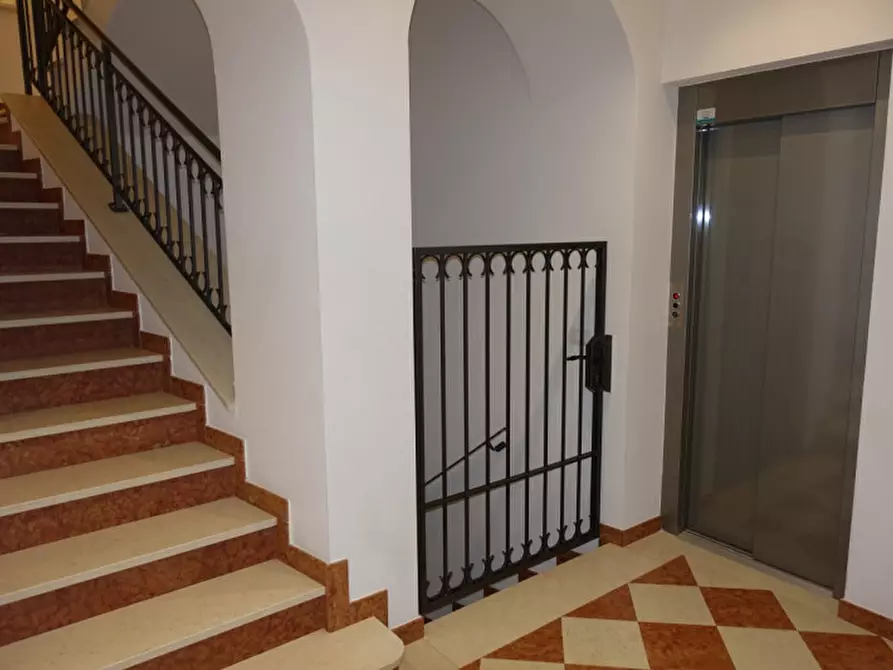 Immagine 9 di Ufficio in vendita  in Mezzolombardo Via Roma a Mezzolombardo