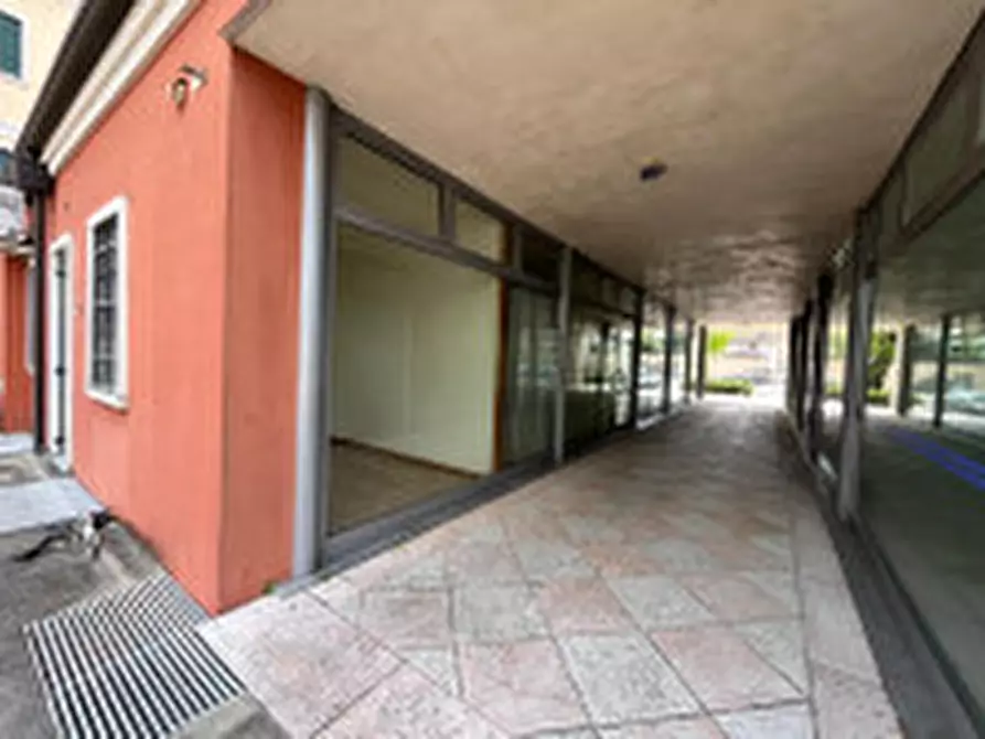 Immagine 16 di Ufficio in affitto  a Barbarano Mossano