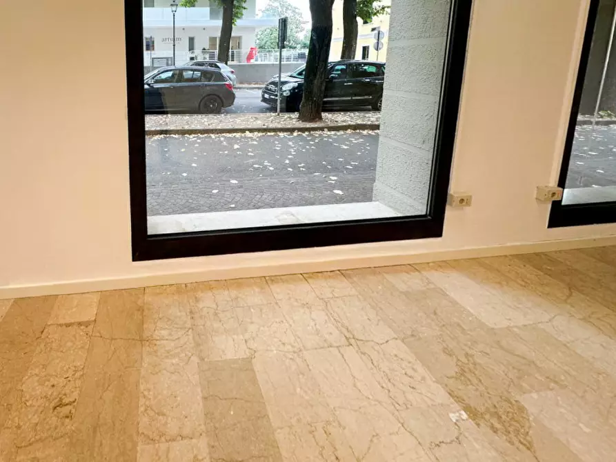 Immagine 6 di Negozio in affitto  in viale della Vittoria a Montebelluna