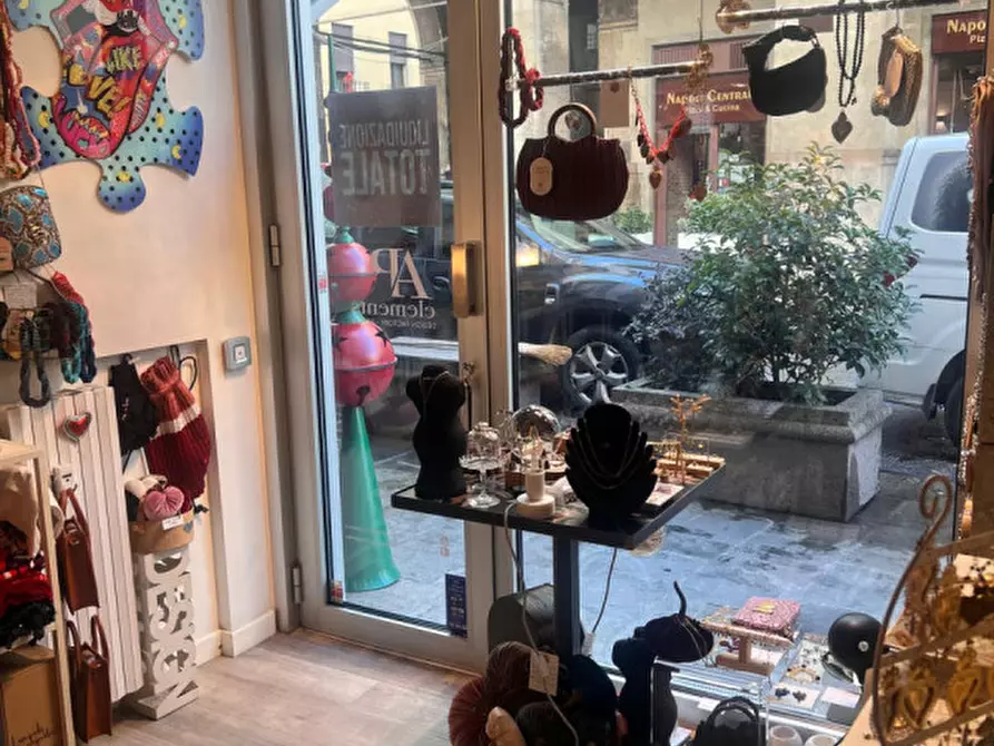 Immagine 3 di Negozio in affitto  in Via San Fermo a Padova