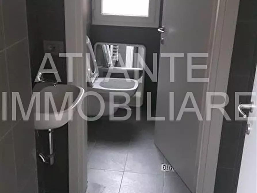 Immagine 7 di Ufficio in affitto  in viale Ariosto a Riccione