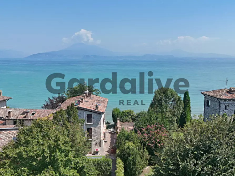 Immagine 2 di Villa in vendita  in Via Verona a Sirmione