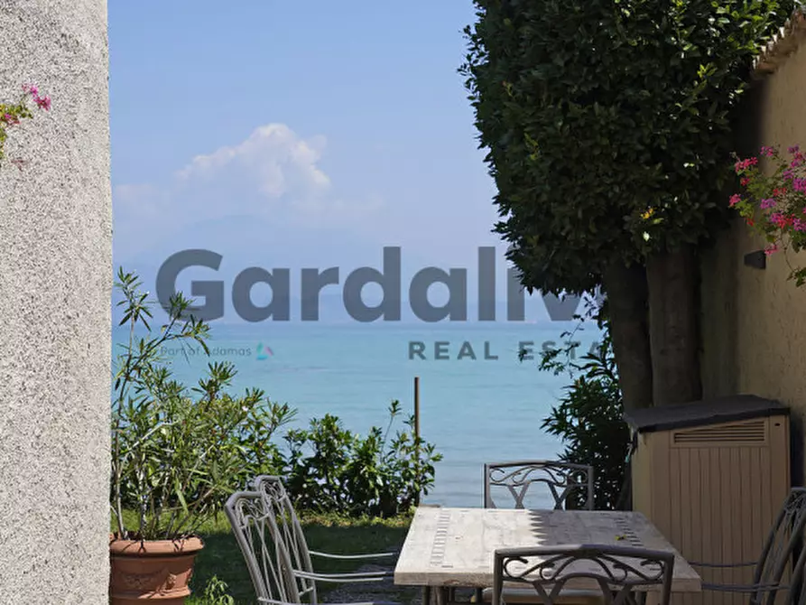 Immagine 5 di Villa in vendita  in Via Verona a Sirmione