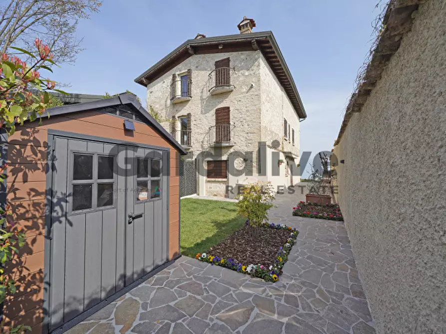 Immagine 7 di Villa in vendita  in Via Verona a Sirmione