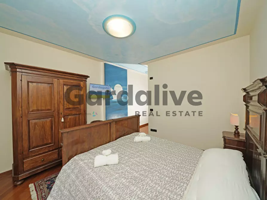 Immagine 17 di Villa in vendita  in Via Verona a Sirmione
