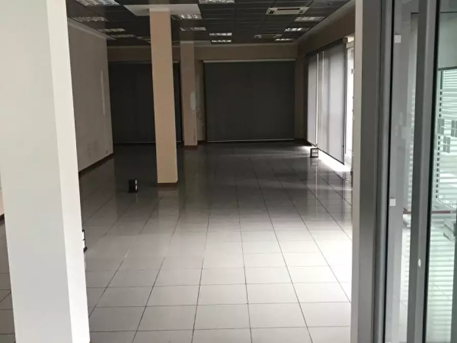 Immagine 1 di Negozio in affitto  in via borromeo a Padova