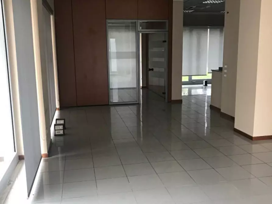 Immagine 2 di Negozio in affitto  in via borromeo a Padova