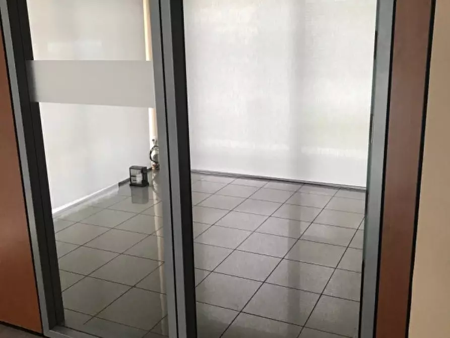 Immagine 7 di Negozio in affitto  in via borromeo a Padova