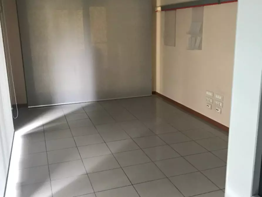 Immagine 11 di Negozio in affitto  in via borromeo a Padova
