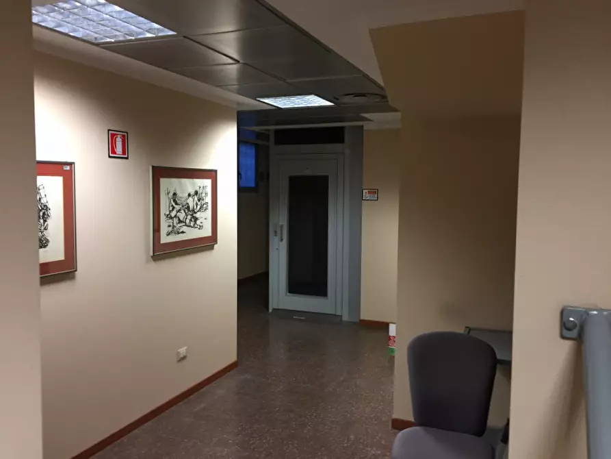 Immagine 16 di Negozio in affitto  in via borromeo a Padova
