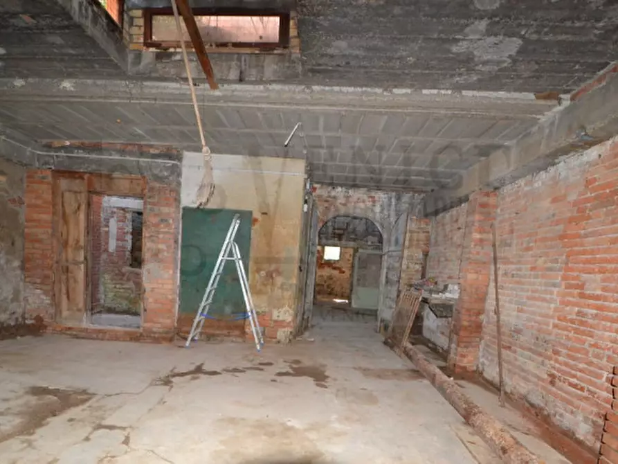 Immagine 5 di Capannone industriale in vendita  a Venezia