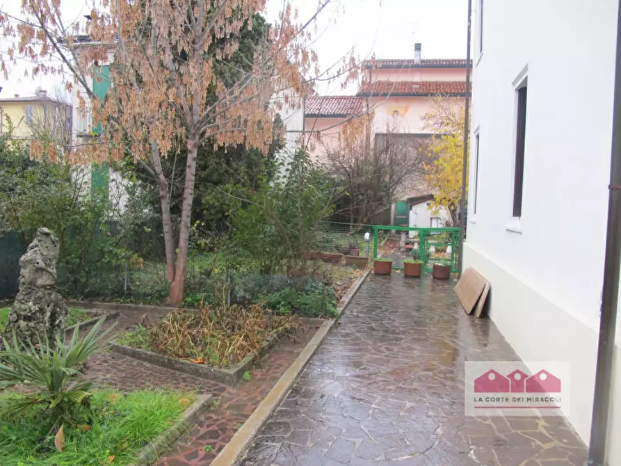 Immagine 2 di Casa indipendente in affitto  in Via Cadorna 30 a Vicenza