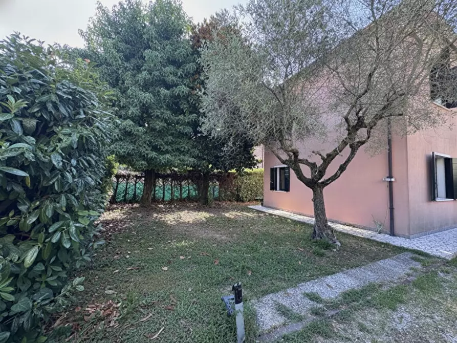 Immagine 1 di Casa indipendente in affitto  a Padova