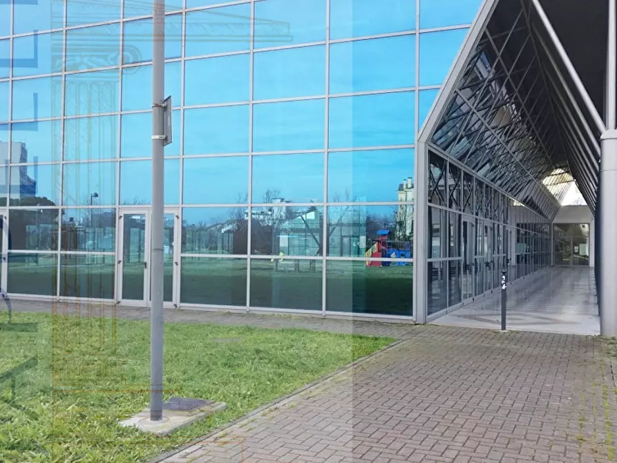 Immagine 2 di Negozio in vendita  in Via Configliachi a Abano Terme