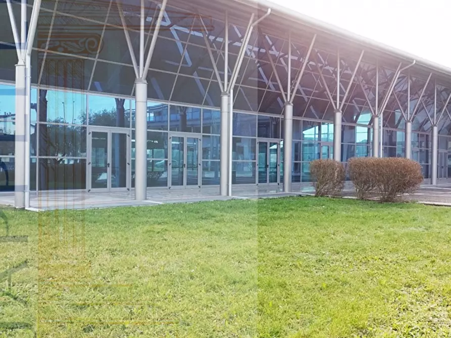 Immagine 4 di Negozio in vendita  in Via Configliachi a Abano Terme