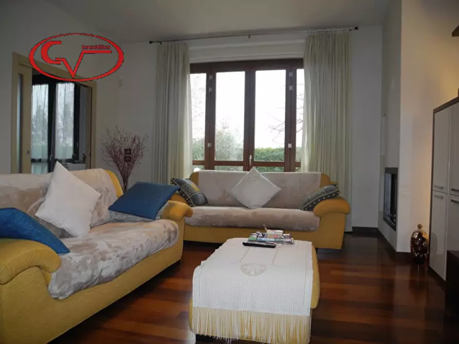 Immagine 23 di Villa in vendita  a Bucine