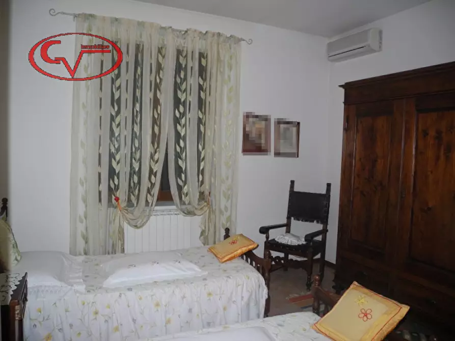 Immagine 33 di Villa in vendita  a Bucine