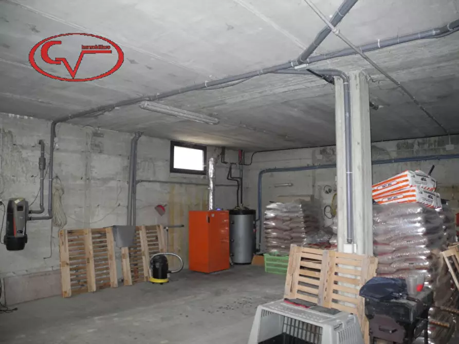 Immagine 35 di Villa in vendita  a Bucine