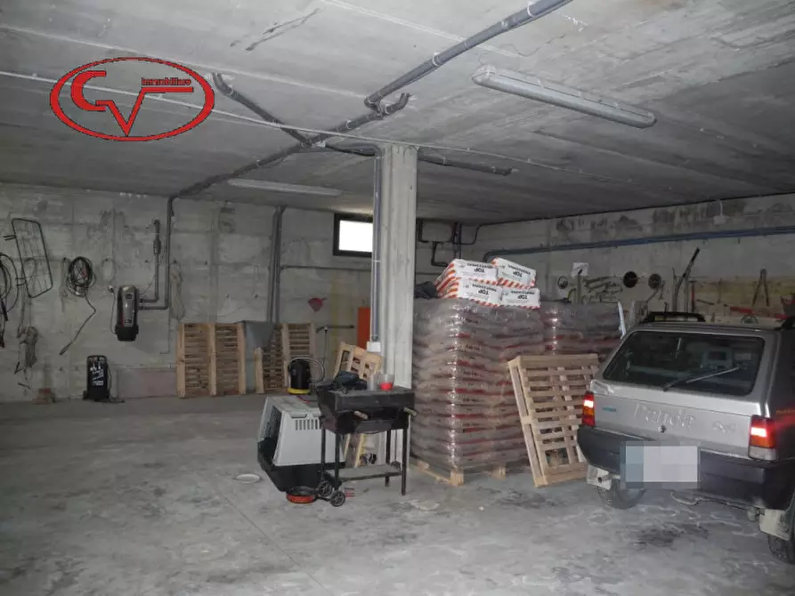 Immagine 36 di Villa in vendita  a Bucine