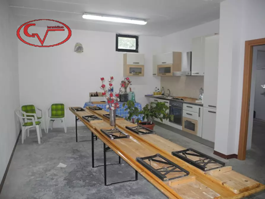 Immagine 38 di Villa in vendita  a Bucine