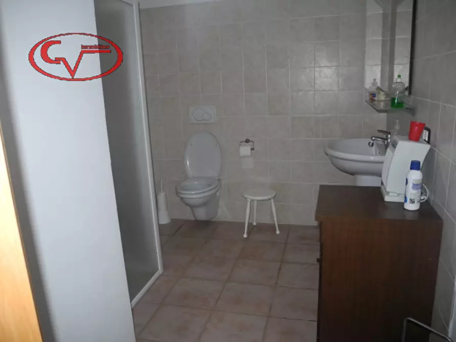 Immagine 39 di Villa in vendita  a Bucine