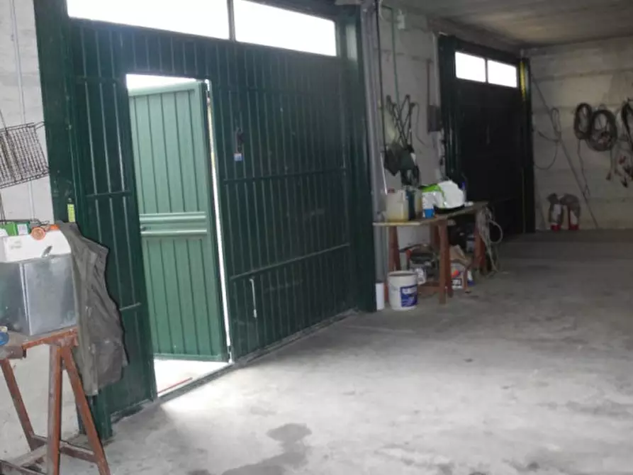 Immagine 41 di Villa in vendita  a Bucine