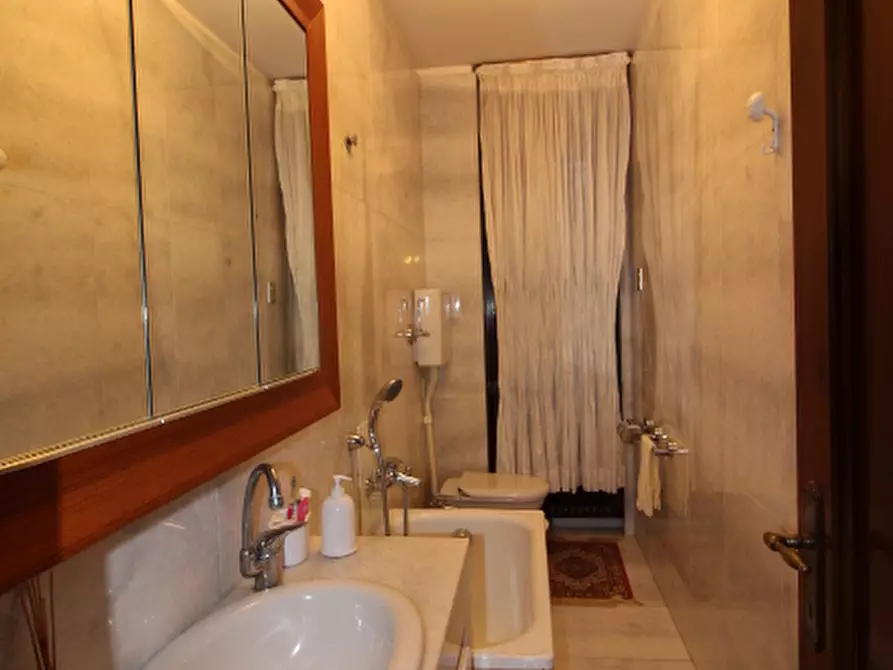 Immagine 35 di Casa indipendente in vendita  a Senigallia