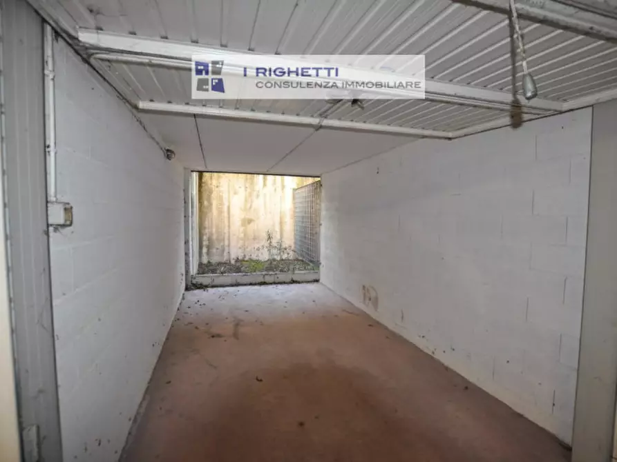 Immagine 2 di Garage in vendita  in via cà di cozzi a Verona