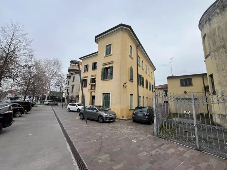 Immagine 1 di Ufficio in vendita  in Viale Codalunga a Padova