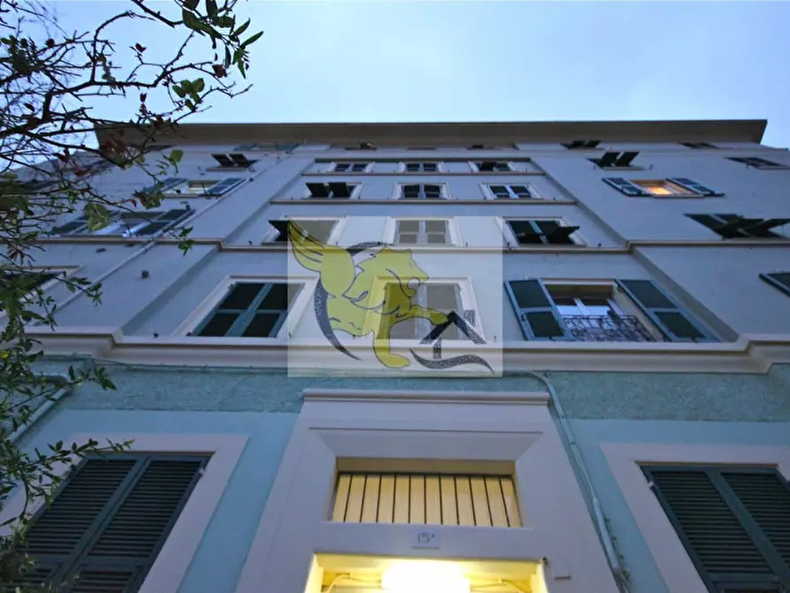 Immagine 1 di Appartamento in vendita  in via dei 5 santi a Genova