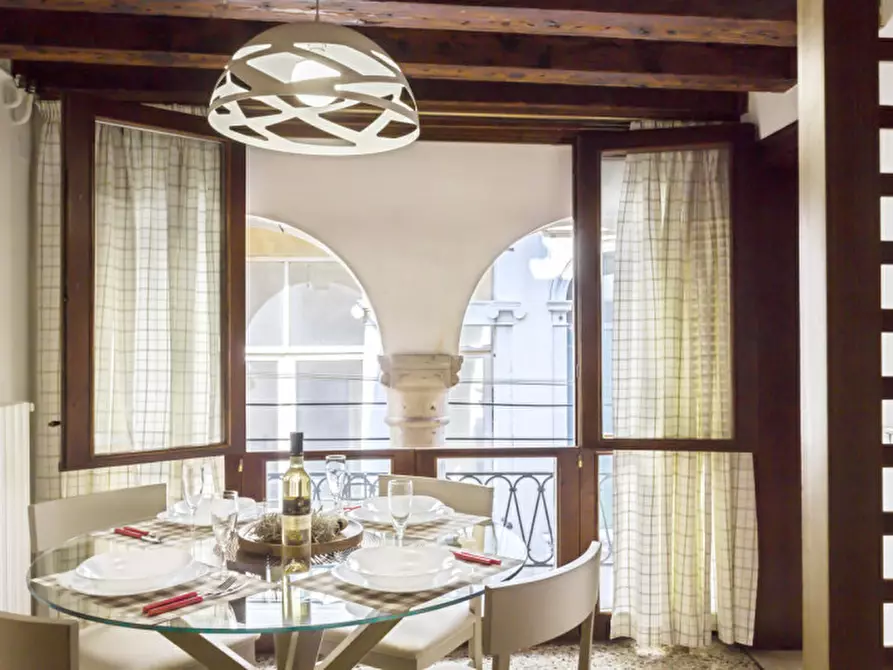 Immagine 14 di Appartamento in vendita  in campiello sansoni a Venezia