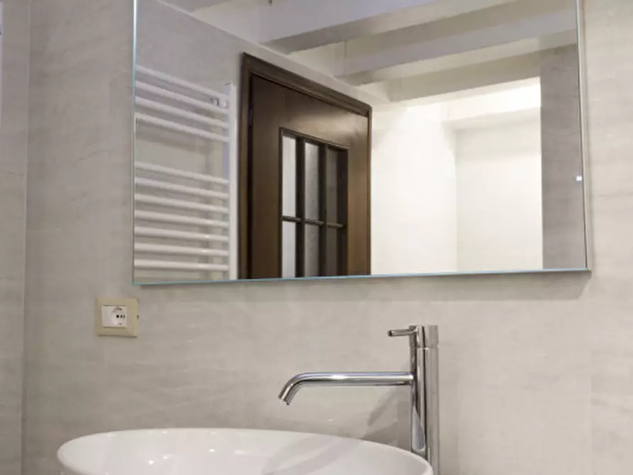 Immagine 35 di Appartamento in vendita  in campiello sansoni a Venezia