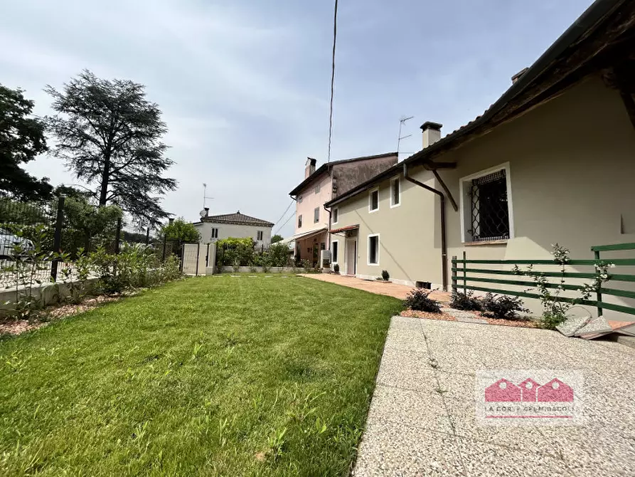 Immagine 19 di Rustico / casale in affitto  in Via Pasubio 15 a Altavilla Vicentina