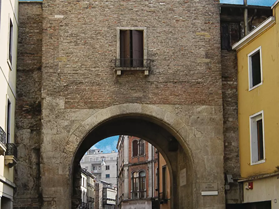 Immagine 2 di Negozio in vendita  in centro storico vicinanze Porta Altinate a Padova