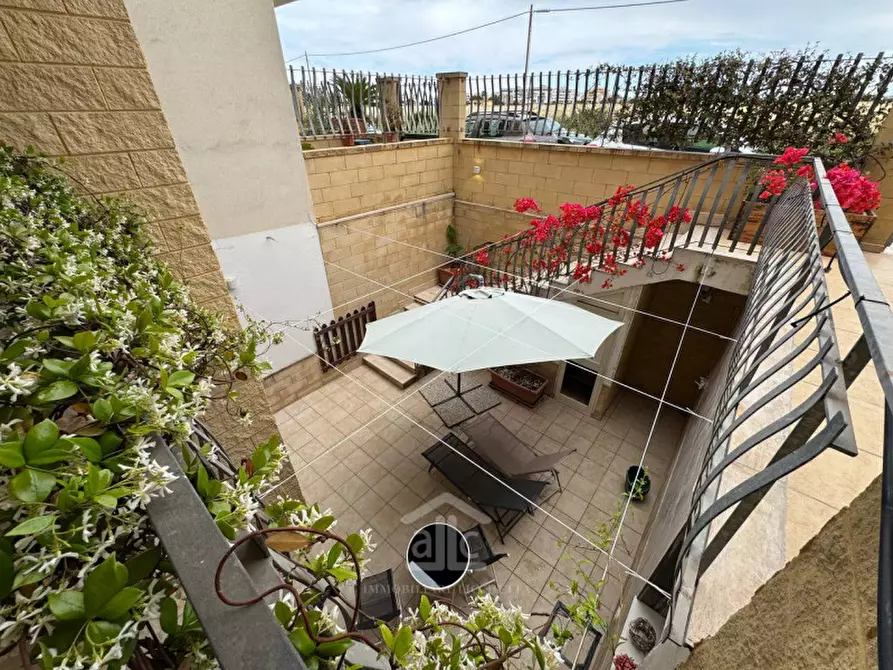 Immagine 1 di Casa bifamiliare in vendita  in via vecchia san pietro in lama a Lecce