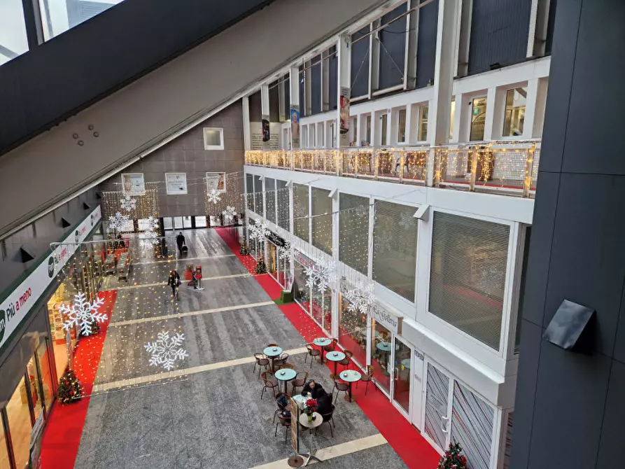 Immagine 3 di Negozio in affitto  a Padova