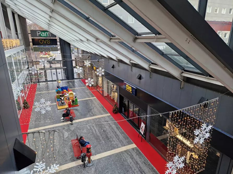 Immagine 4 di Negozio in affitto  a Padova