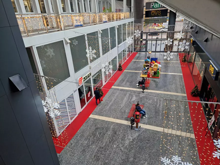 Immagine 11 di Negozio in affitto  in Via T. Aspetti a Padova