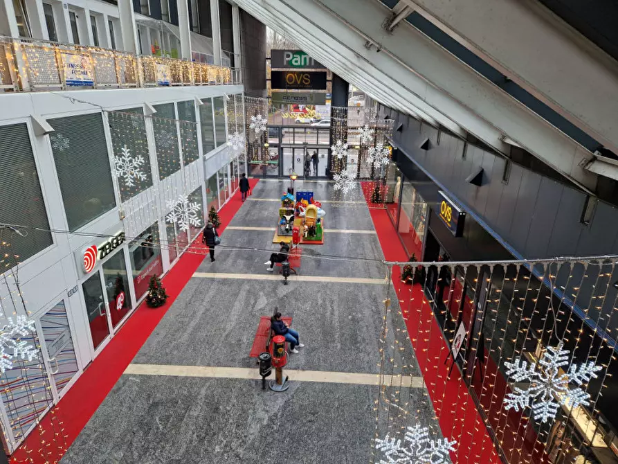 Immagine 12 di Negozio in affitto  in Via T. Aspetti a Padova