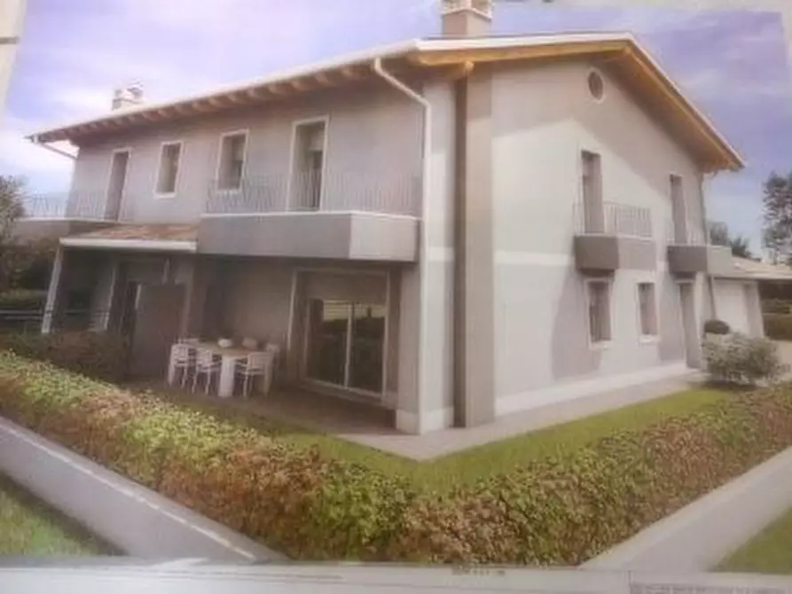 Immagine 1 di Casa bifamiliare in vendita  in via bozzi a Caldogno