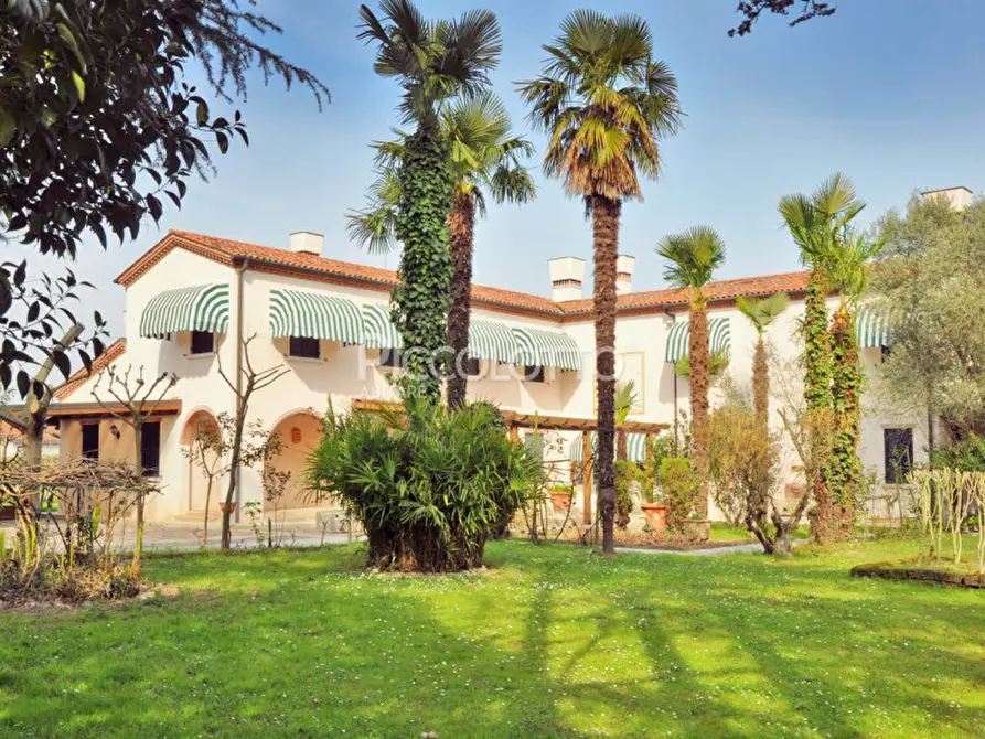 Immagine 2 di Villa in vendita  in Via Cristoforo Colombo a Jesolo