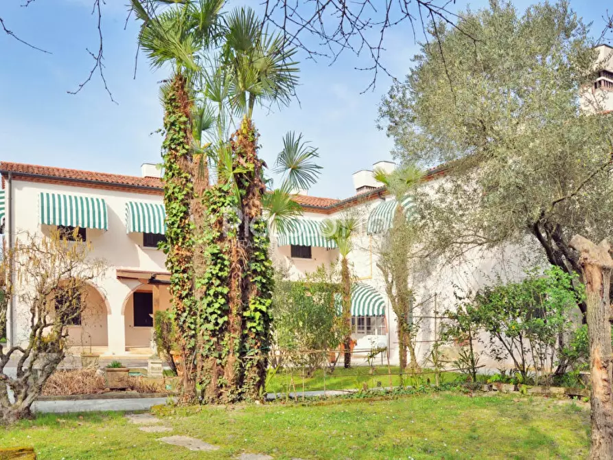 Immagine 4 di Villa in vendita  in Via Cristoforo Colombo a Jesolo